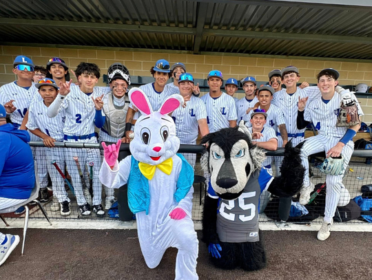 Lehman Lobos host Easter at the Ballpark