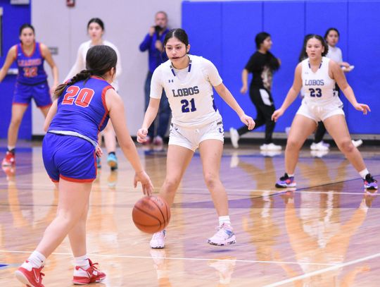 Lehman Lobos lose to Leander Lions, 49-30