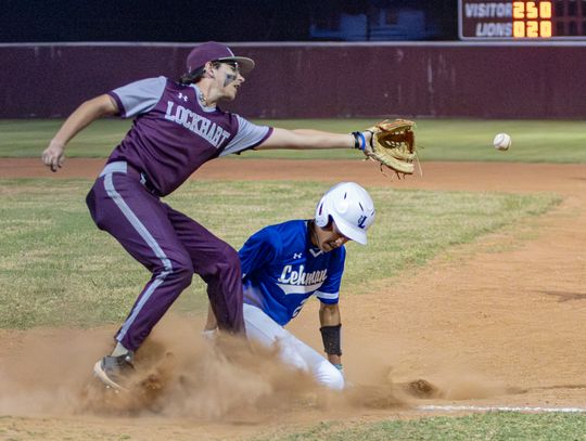 Lehman Lobos sweeps series against Lockhart Lions