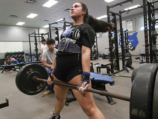 Lifting up a nation: Lobo girls powerlifting looks ahead to state meet