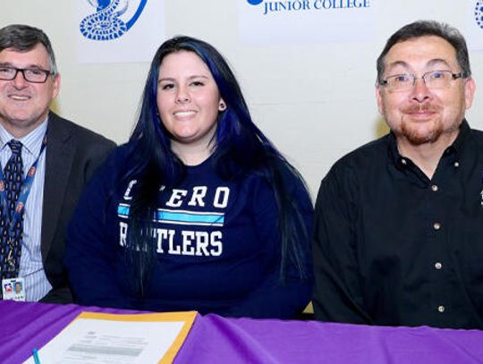 Lobo athlete to play softball in Colorado