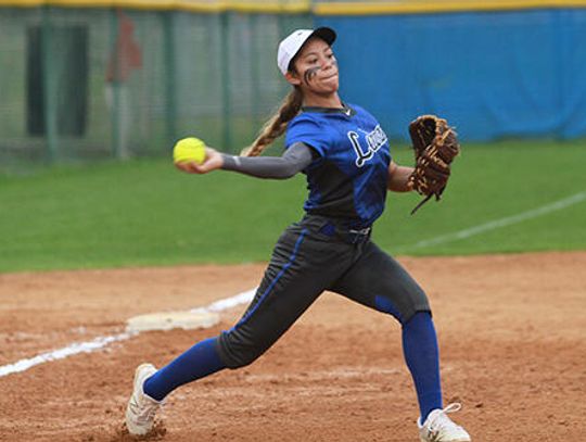 Lobo bats fall silent in loss to Lake Travis