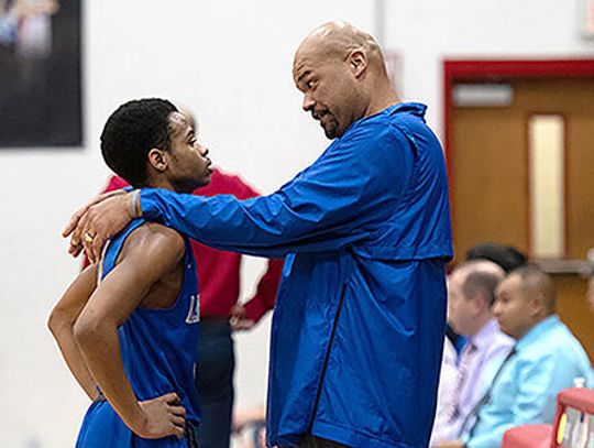 Lobo head boys hoops coach leaves for San Marcos