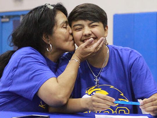 Lobo Montoya signs to Kansas Christian College
