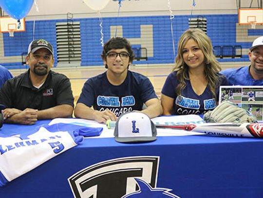 Lobo’s Ramirez signs to play baseball with Coastal Bend College