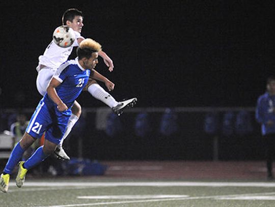 Lobo soccer takes down  Lake Travis in 1-0 thriller