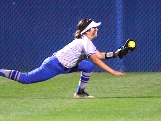 Lobo softball snags key 4-2 win over Austin