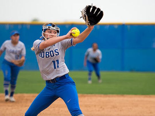 Lobo softball stuns Del Valle in 5-4 walk-off win
