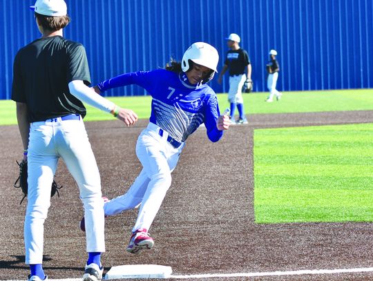 Lobos celebrate opening day
