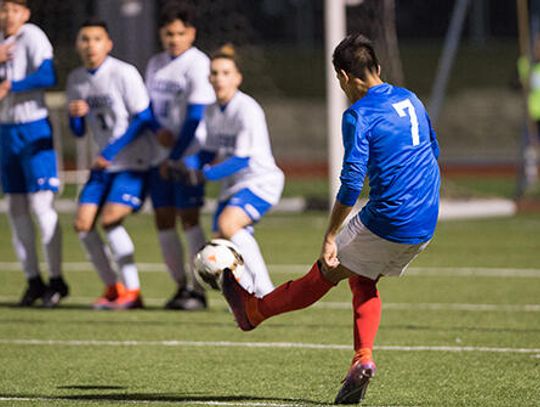 Lobos declaw Leander 3-2