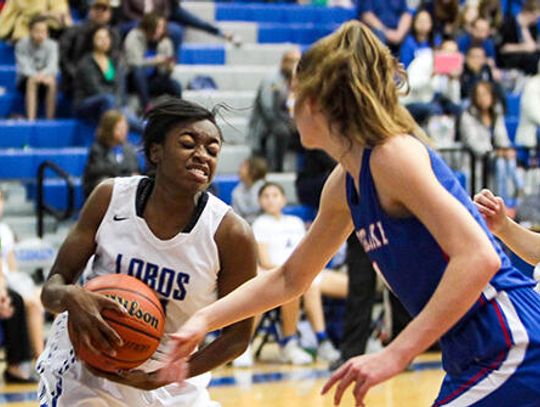 Lobos finish their season against the district champs