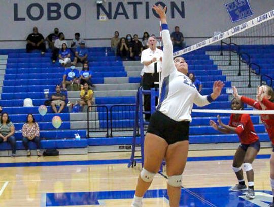 Lobos lose to Veterans