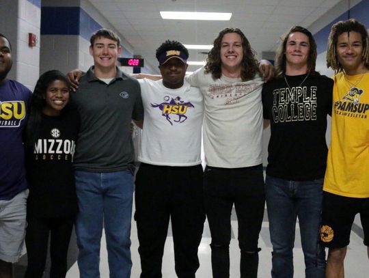 Lobos sign letters of intent