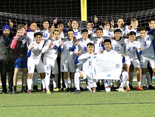 Lobos strike down Eagles 4-0 for district soccer title