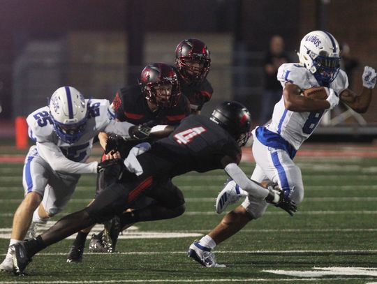Lobos stun Canyon to end losing streak