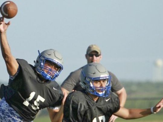 Lobos take care of business in new season opener