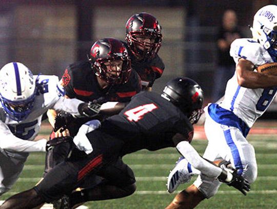 Lobos top Canyon to end 17-game losing streak