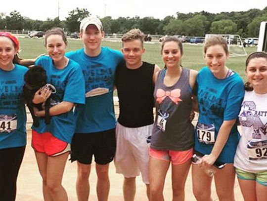 Local runners honor late San Marcos resident