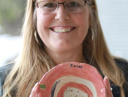 Locals empty wallets for Empty Bowls