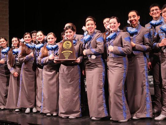 Los Lobos advance to state competition