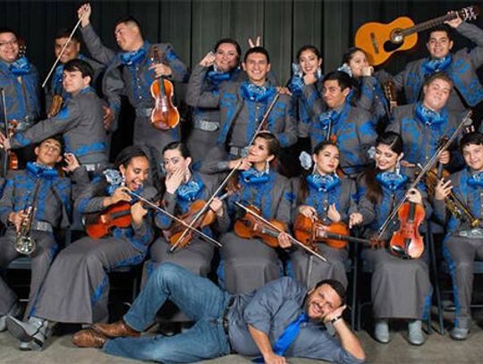 Los Lobos strike a pose at state competition