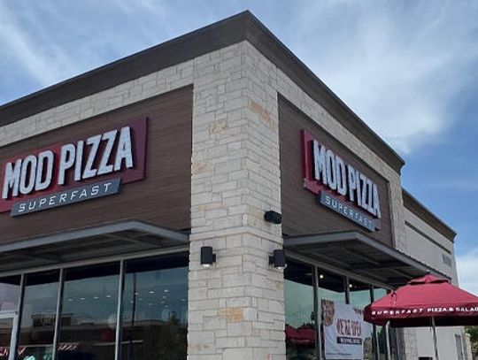 MOD Pizza opens in Buda