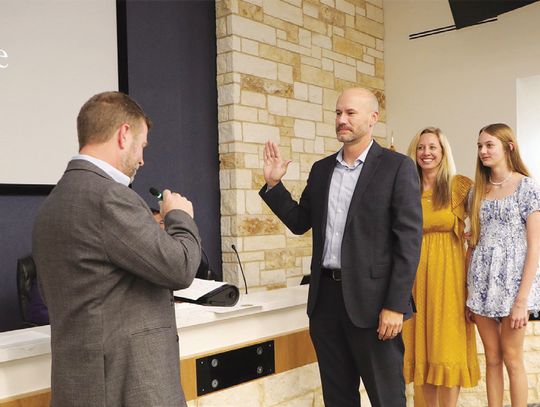 New Hays CISD school board trustees sworn in, board president named