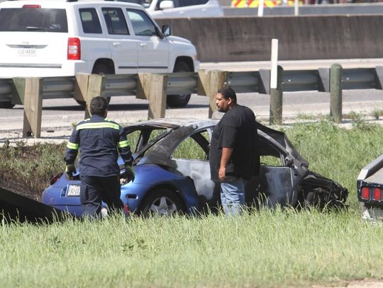 No injuries after car fire on I-35 in Kyle