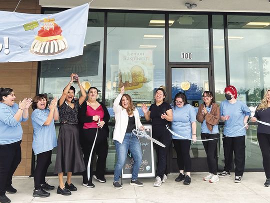 Nothing bundt fun: bakery opens Kyle location
