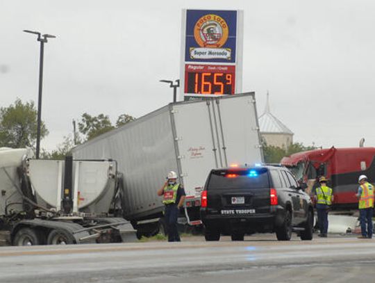 Pile up on Hwy 21