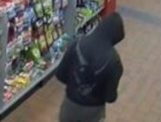 QuikTrip armed robbery suspects sought
