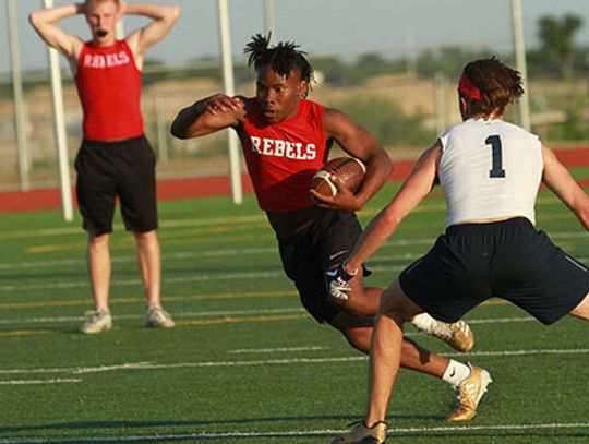 Rebels, Lobos take flight in 7-on-7 competition