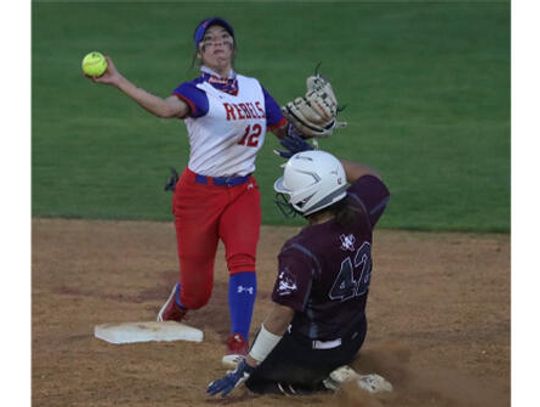 Rebs beat Eagles 4-2