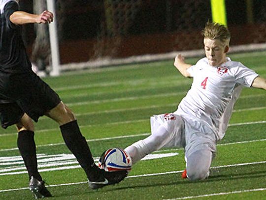 Rebs earn first district win against Vipers