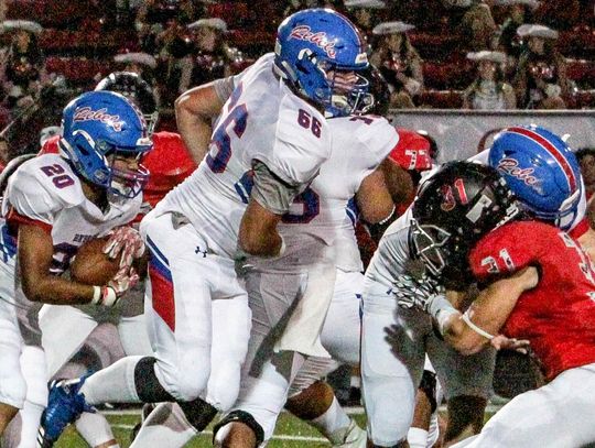 Rebs stun Bowie in 35-28 shootout