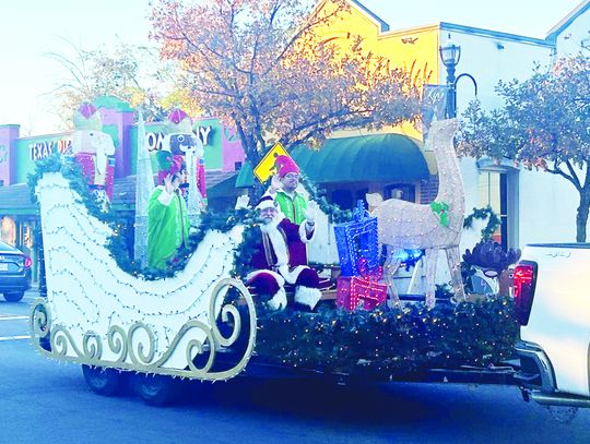 Santa makes way through Kyle