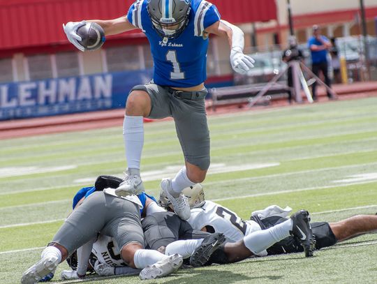 Seguin Matadors best Lehman Lobos