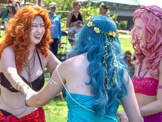 Splash! Mermaids take over San Marcos