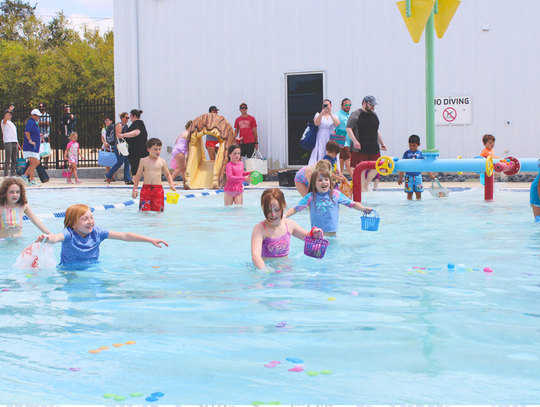 Springs Family YMCA hosts Eggstravaganza