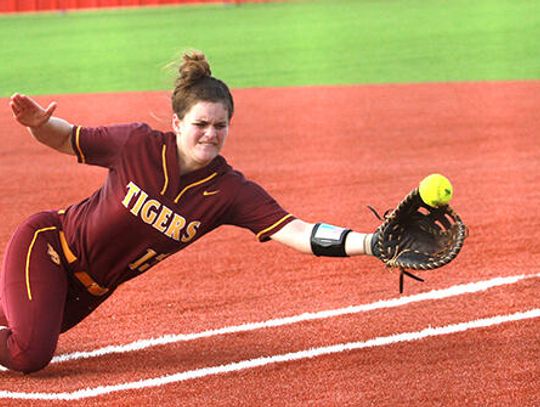 Stunned and stung Tiger softball bows out to Flour Bluff in run-rule