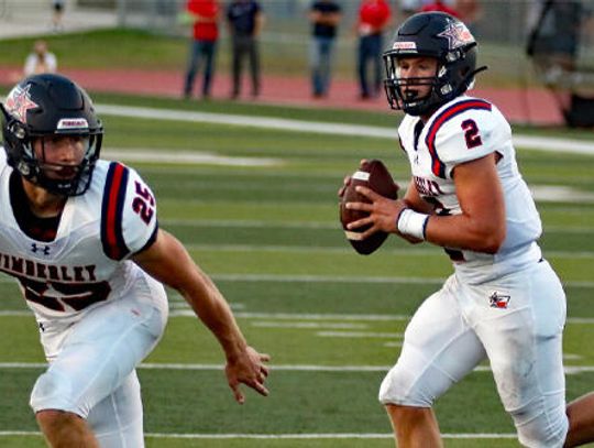 Texans clip Canyon Lake Hawks