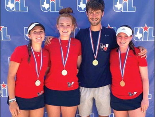 Texans Tennis serves successful season