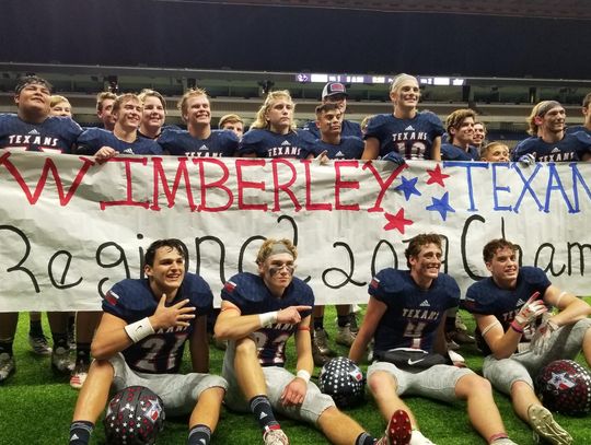 Texans trounce Navarro to reach state semifinal