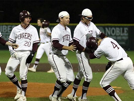 Tiger baseball stuns LBJ in 4-3 walk-off