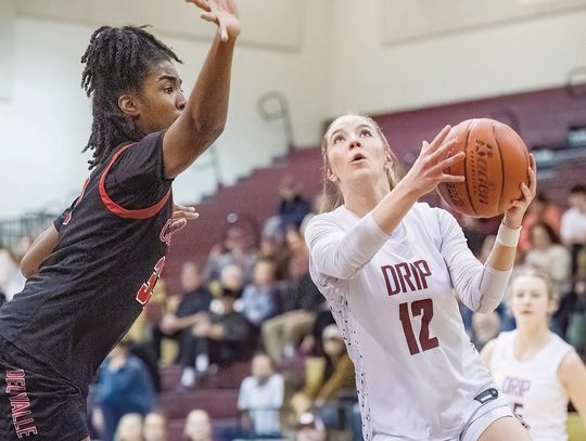Tigers defeat Del Valle Cardinals
