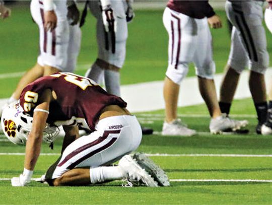 Tigers end playoff hopes with 28-27 loss to Mustangs