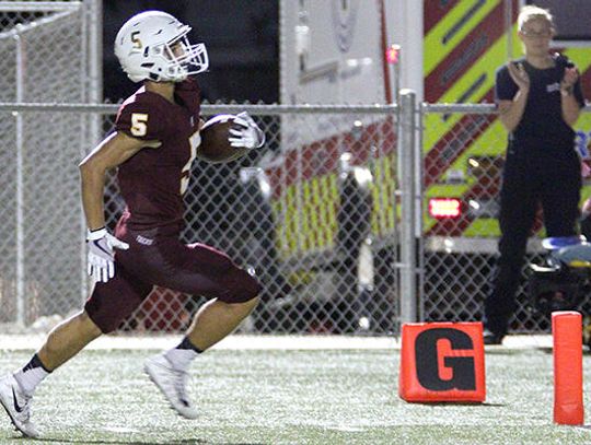 Tigers trample Lockhart Lions 52-14 on homecoming to hold 6-0 record