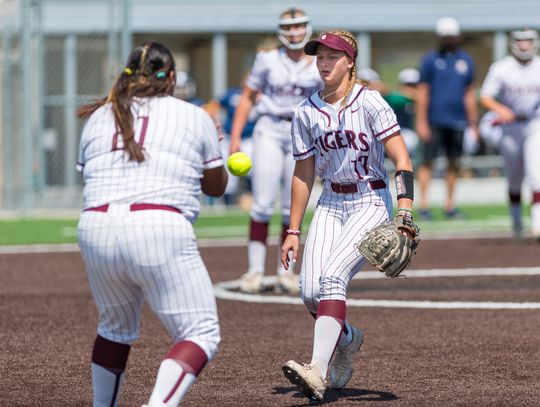 Tigers win bi-district over Stony Point