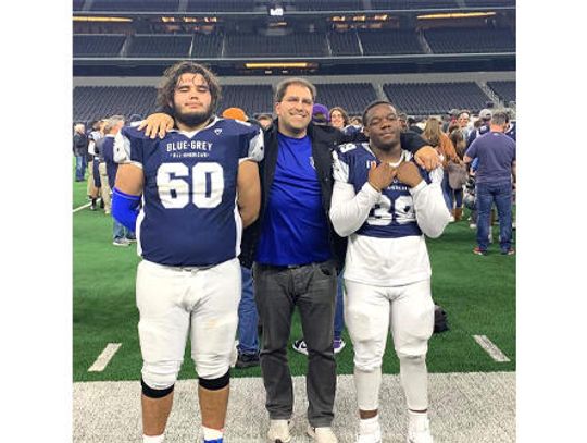 Two Lobos go All American
