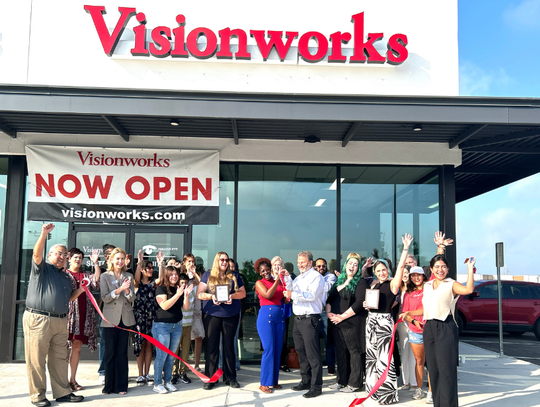 Visionworks now open, holds ribbon cutting